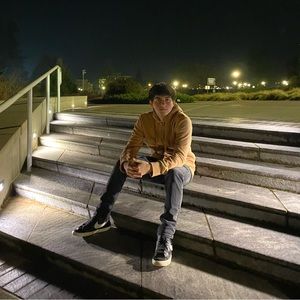 Meet your Posher, Sebastian